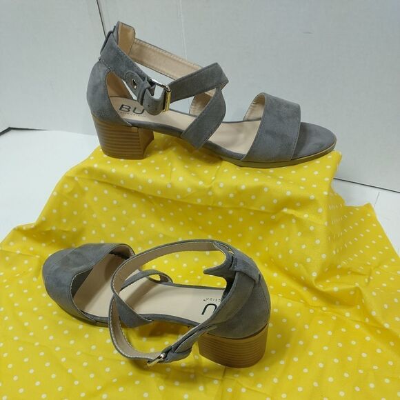 BU Collection Womans Sz 12 Faux Suede Block Heel Sandals Gray - Picture 3 of 10